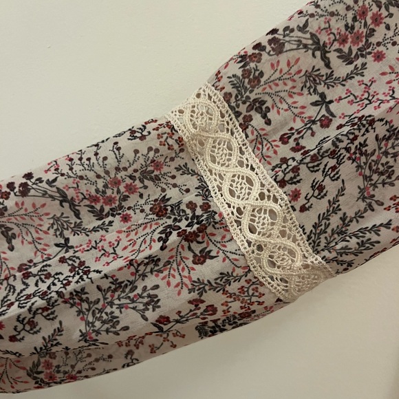 Floral Lace Women's Top - Multicolor - Picture 2 of 4